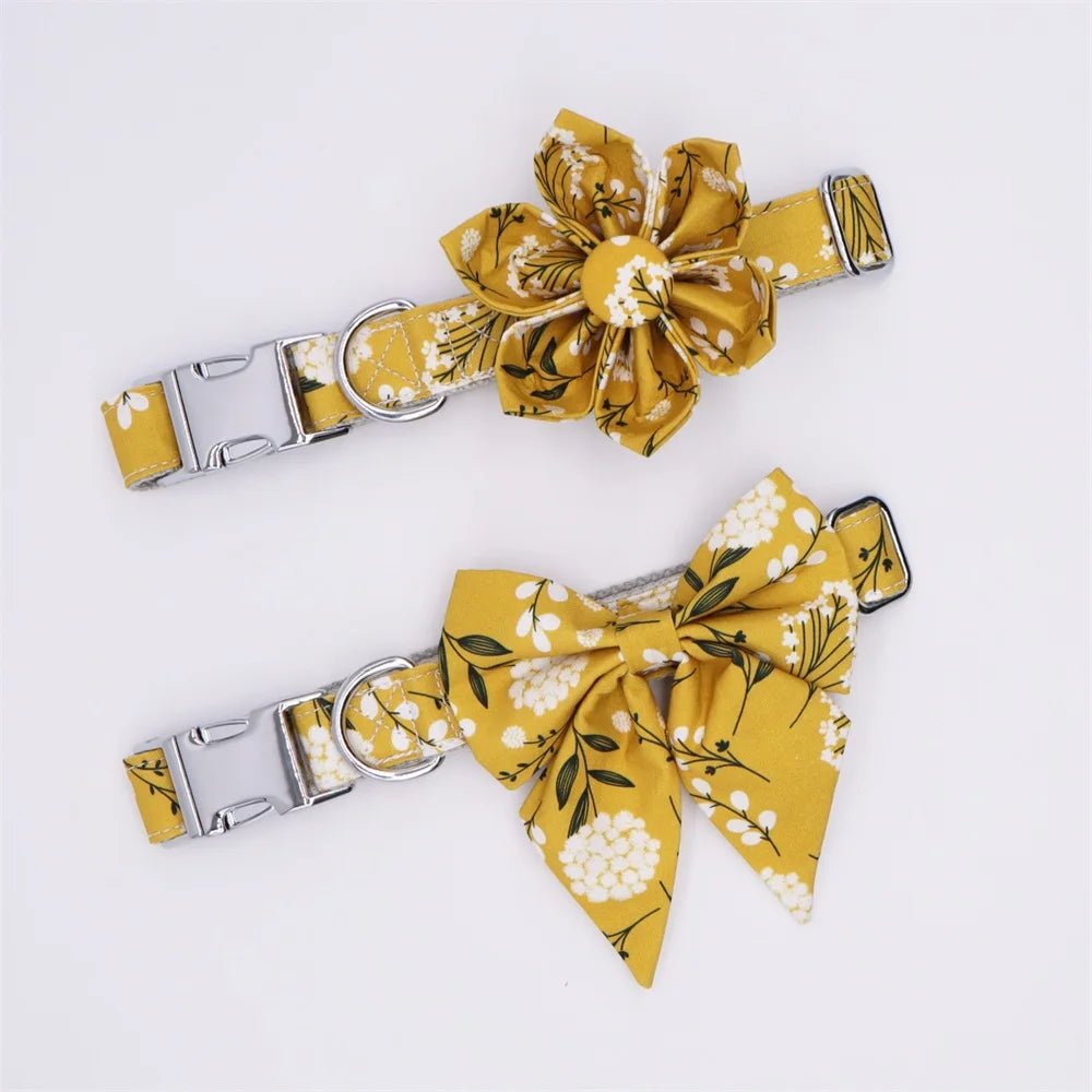 Autumn-themed padded dog collar with flower and bowknot design, personalized metal buckle, suitable for holiday gifts.
